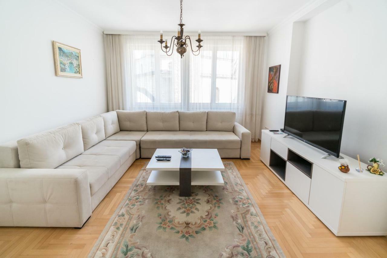 Ferhadija Premium Apartment ซาราเยโว ภายนอก รูปภาพ